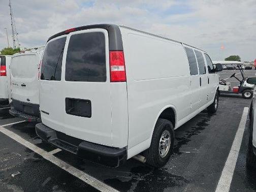 2022 Chevrolet Express 3500 LS