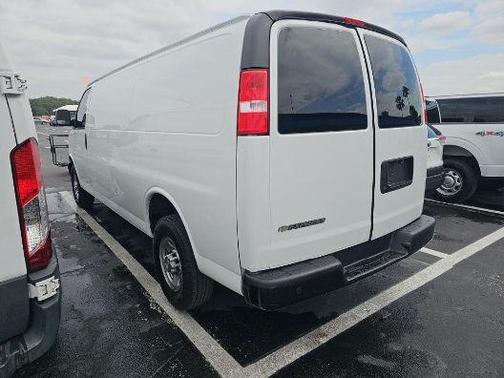 2022 Chevrolet Express 3500 LS