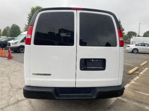 2022 Chevrolet Express 3500 LS