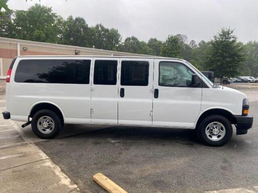 2022 Chevrolet Express 3500 LS