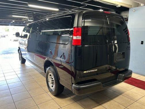 2023 Chevrolet Express 3500 LS