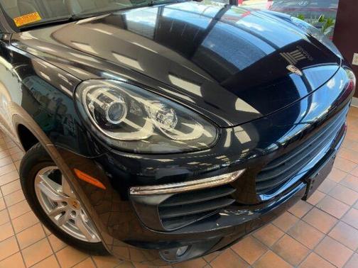 2018 Porsche Cayenne LIMITED