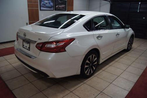 Photo 4 of 22 of 2016 Nissan Altima 2.5 SV