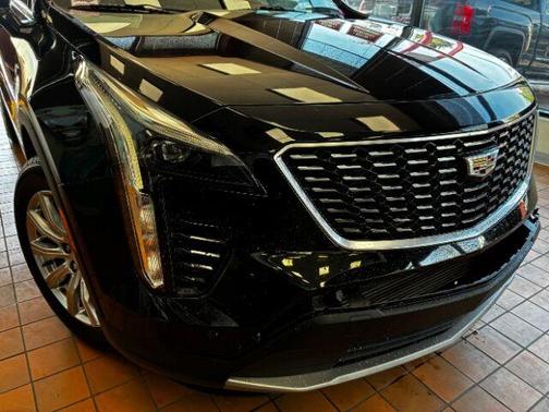 Stellar Black Metallic 2019 Cadillac XT4 Premium Luxury