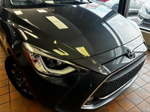 2020 Toyota Yaris Sedan XLE