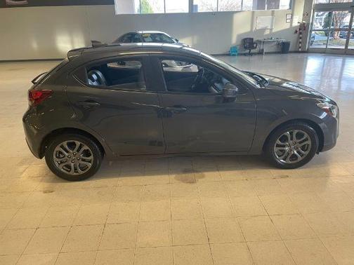 2020 Toyota Yaris Sedan XLE