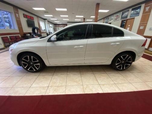 2018 Volvo S60 T5 Dynamic
