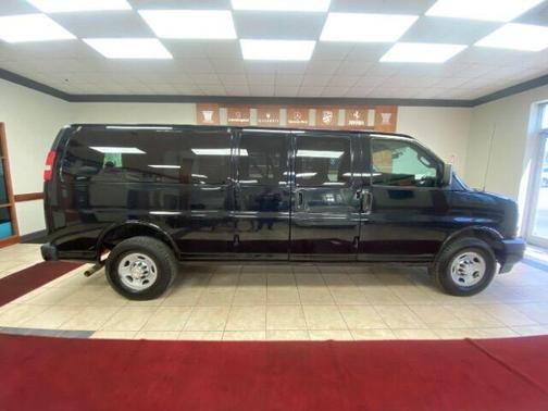 2017 Chevrolet Express 3500 LS