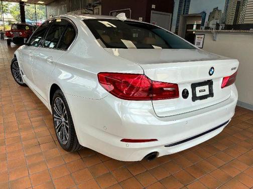 2019 BMW 530 i