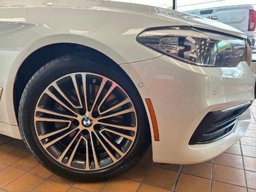 2019 BMW 530 i