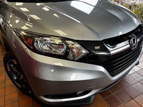Lunar Silver Metallic 2018 Honda HR-V EX-L w/Navigation