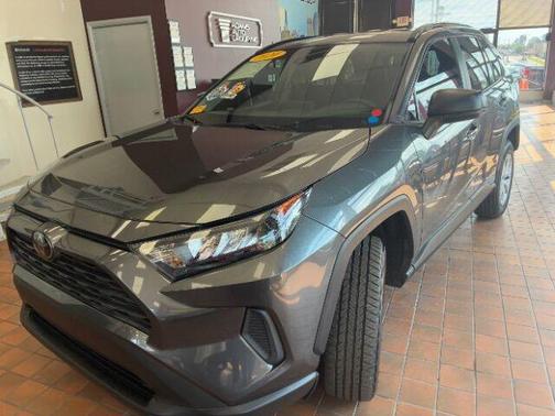 2020 Toyota RAV4 LE