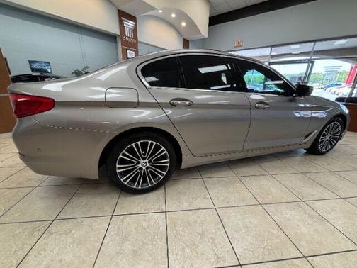 Cashmere Silver Metallic 2018 BMW 530 i xDrive