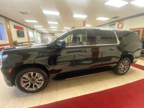 2023 Chevrolet Suburban LS
