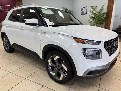 2024 Hyundai VENUE SEL