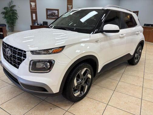 2024 Hyundai VENUE SEL