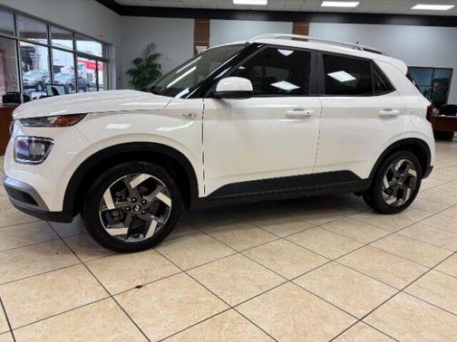 2024 Hyundai VENUE SEL