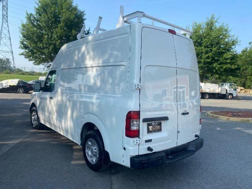 2016 Nissan NV Cargo NV2500 HD SV V6/SV V8