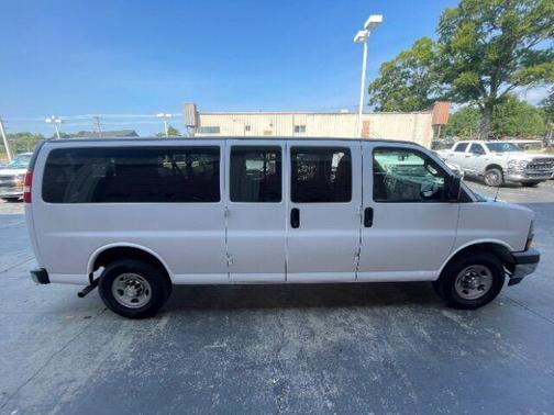 2017 Chevrolet Express 3500 LT