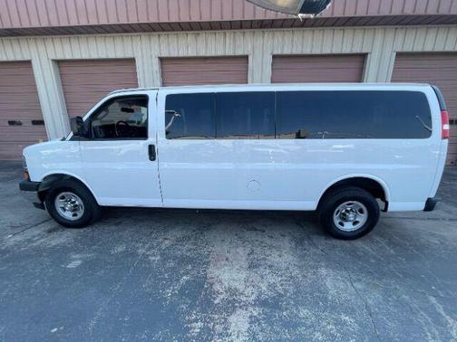 2017 Chevrolet Express 3500 LT