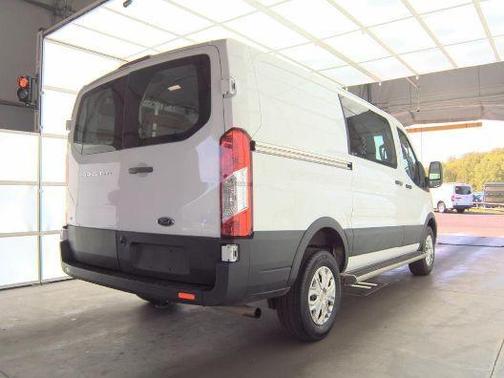 Oxford White 2024 Ford Transit-250 LOW ROOF 130.0 WB