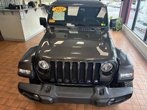 2021 Jeep Wrangler Unlimited Sahara Altitude