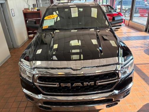 Diamond Black 2024 RAM 1500 Big Horn/Lone Star