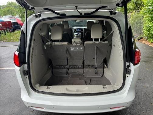 2021 Chrysler Voyager LXI