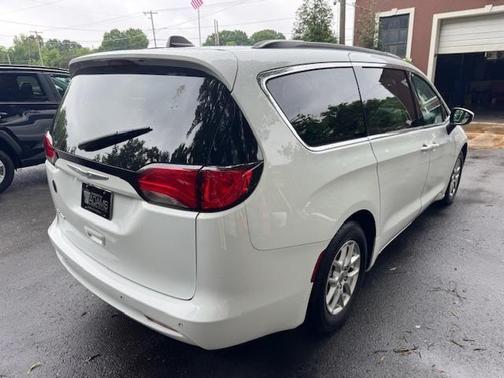 2021 Chrysler Voyager LXI