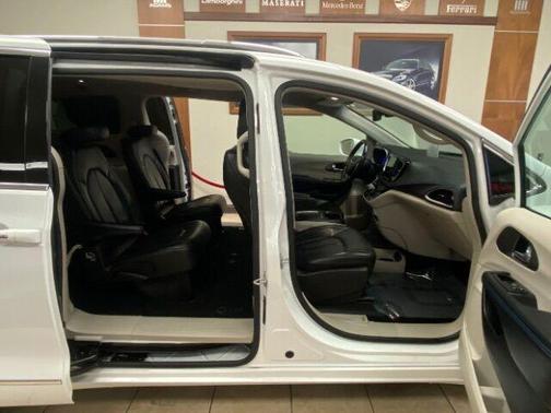 2021 Chrysler Pacifica Touring-L