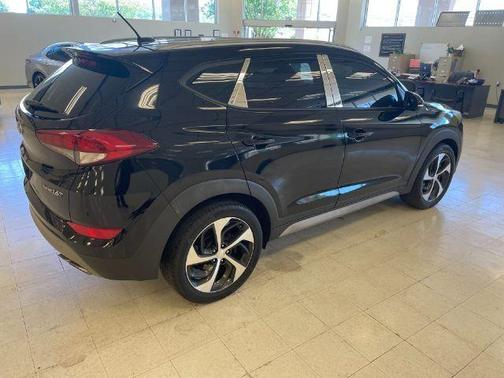 Black Noir Pearl 2017 Hyundai TUCSON Sport