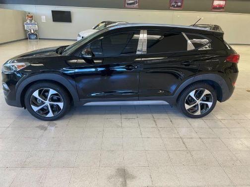 Black Noir Pearl 2017 Hyundai TUCSON Sport
