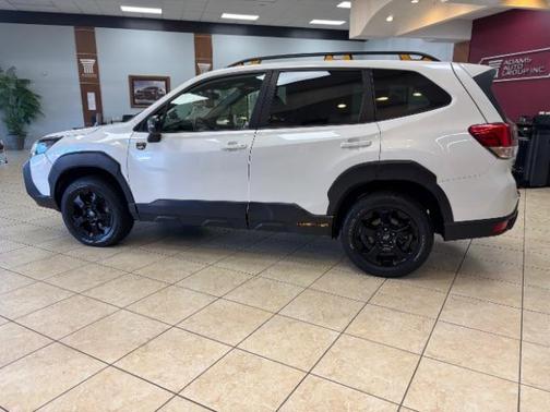 Crystal White Pearl 2022 Subaru Forester Wilderness