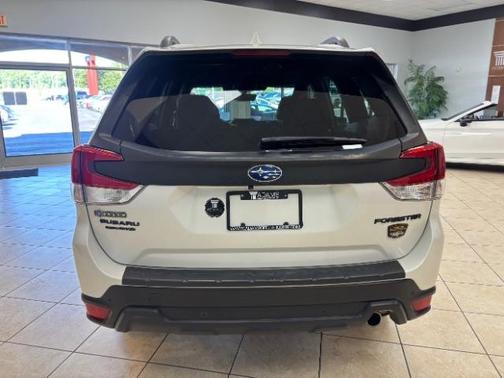 Crystal White Pearl 2022 Subaru Forester Wilderness