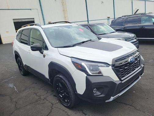 Crystal White Pearl 2022 Subaru Forester Wilderness
