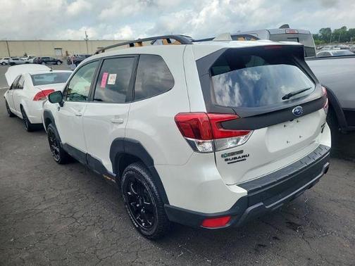 Crystal White Pearl 2022 Subaru Forester Wilderness