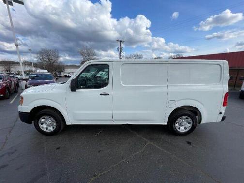 2017 Nissan NV Cargo NV2500 HD SV V6/SV V8