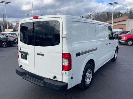 2017 Nissan NV Cargo NV2500 HD SV V6/SV V8