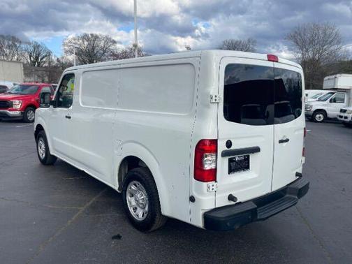 2017 Nissan NV Cargo NV2500 HD SV V6/SV V8