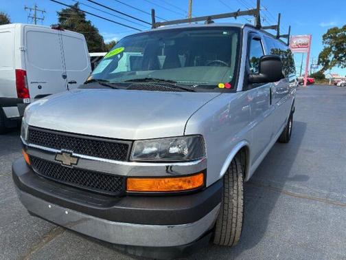 2017 Chevrolet Express 3500 LS