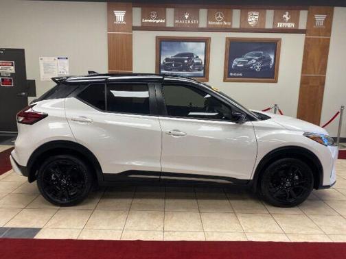 2023 Nissan Kicks SR