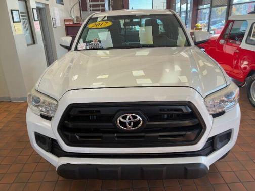 2017 Toyota Tacoma SR