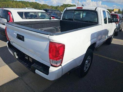 2017 Toyota Tacoma SR