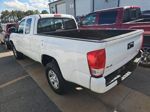 2017 Toyota Tacoma SR