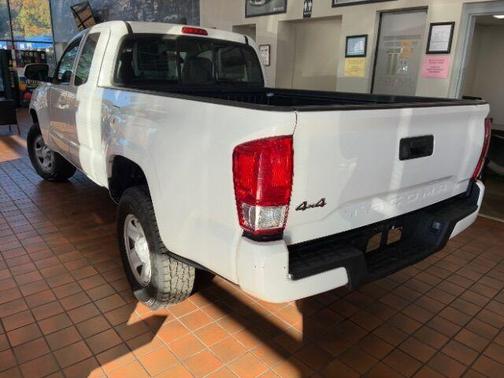 2017 Toyota Tacoma SR