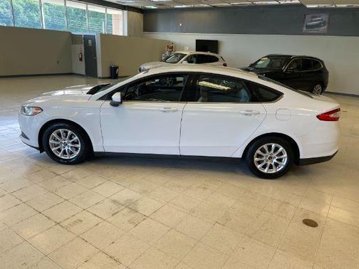 2016 Ford Fusion S