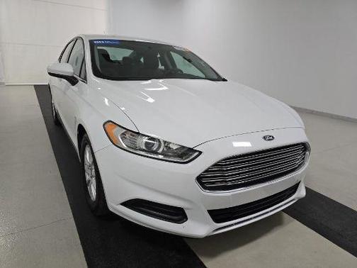 2016 Ford Fusion S