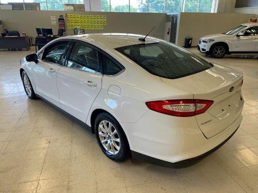 2016 Ford Fusion S