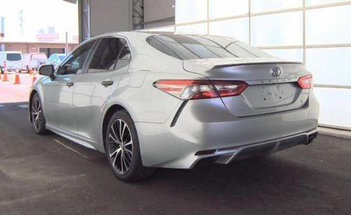 Celestial Silver Metallic 2018 Toyota Camry SE
