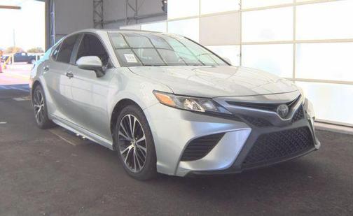 Celestial Silver Metallic 2018 Toyota Camry SE